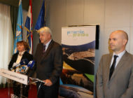 
Press
